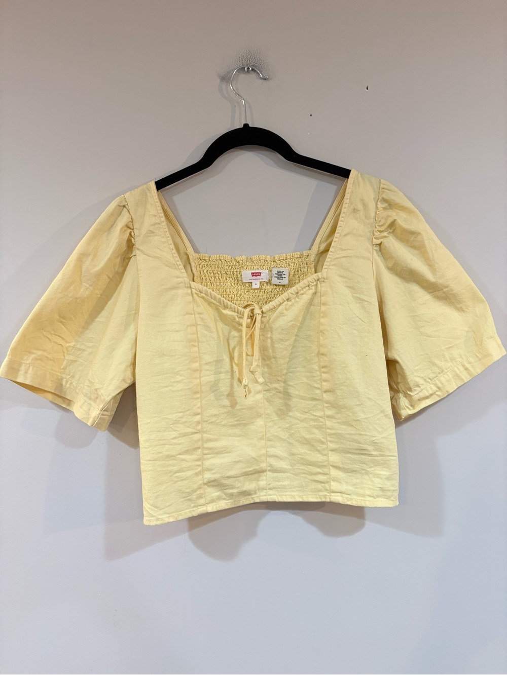 Levi’s top size medium